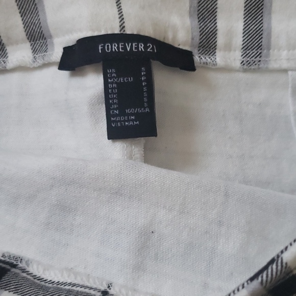 Plaid skirt - Picture 5 of 5